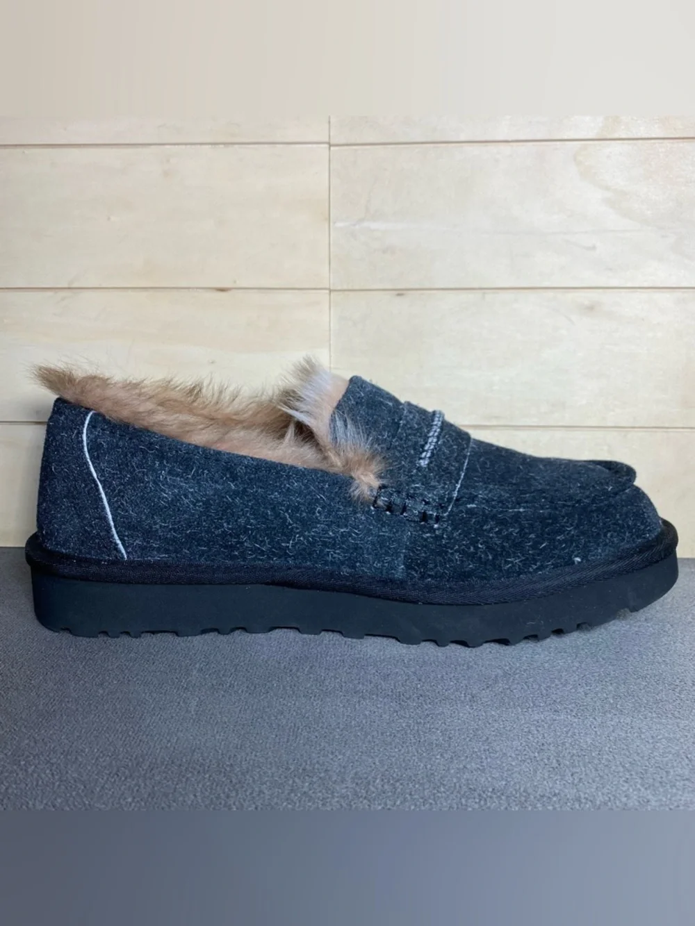 UGG Ellis Loafer Black Hairy Suede Women's Size 9 Shoes Lambs Fur 1179390 - Picture 3 of 11